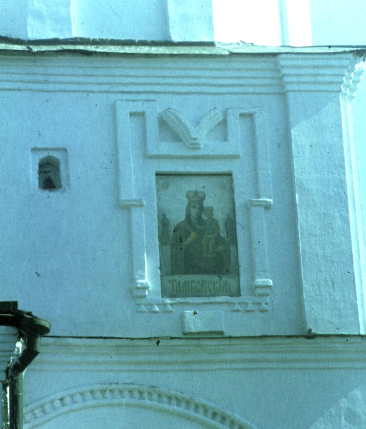 041.jpg
