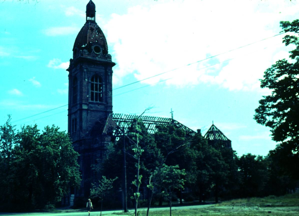 050.JPG
