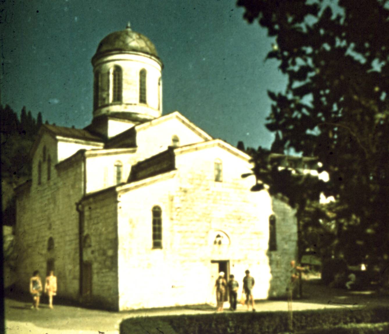 351-1.jpg