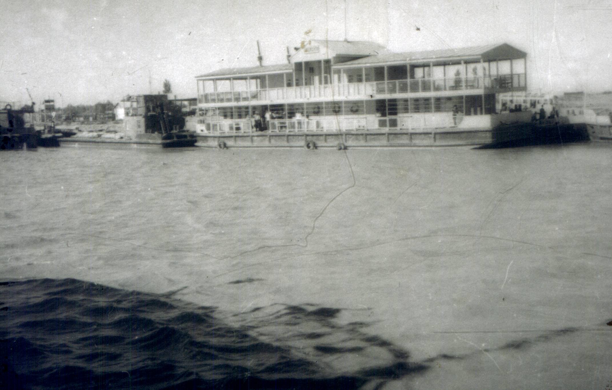 032-1.jpg