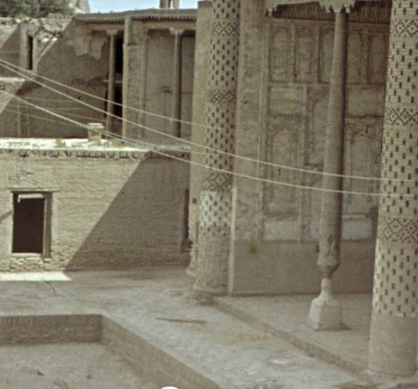 143-1.jpg