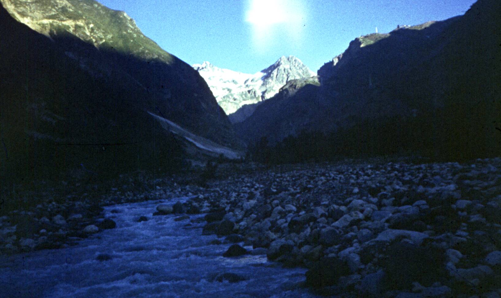 060.jpg